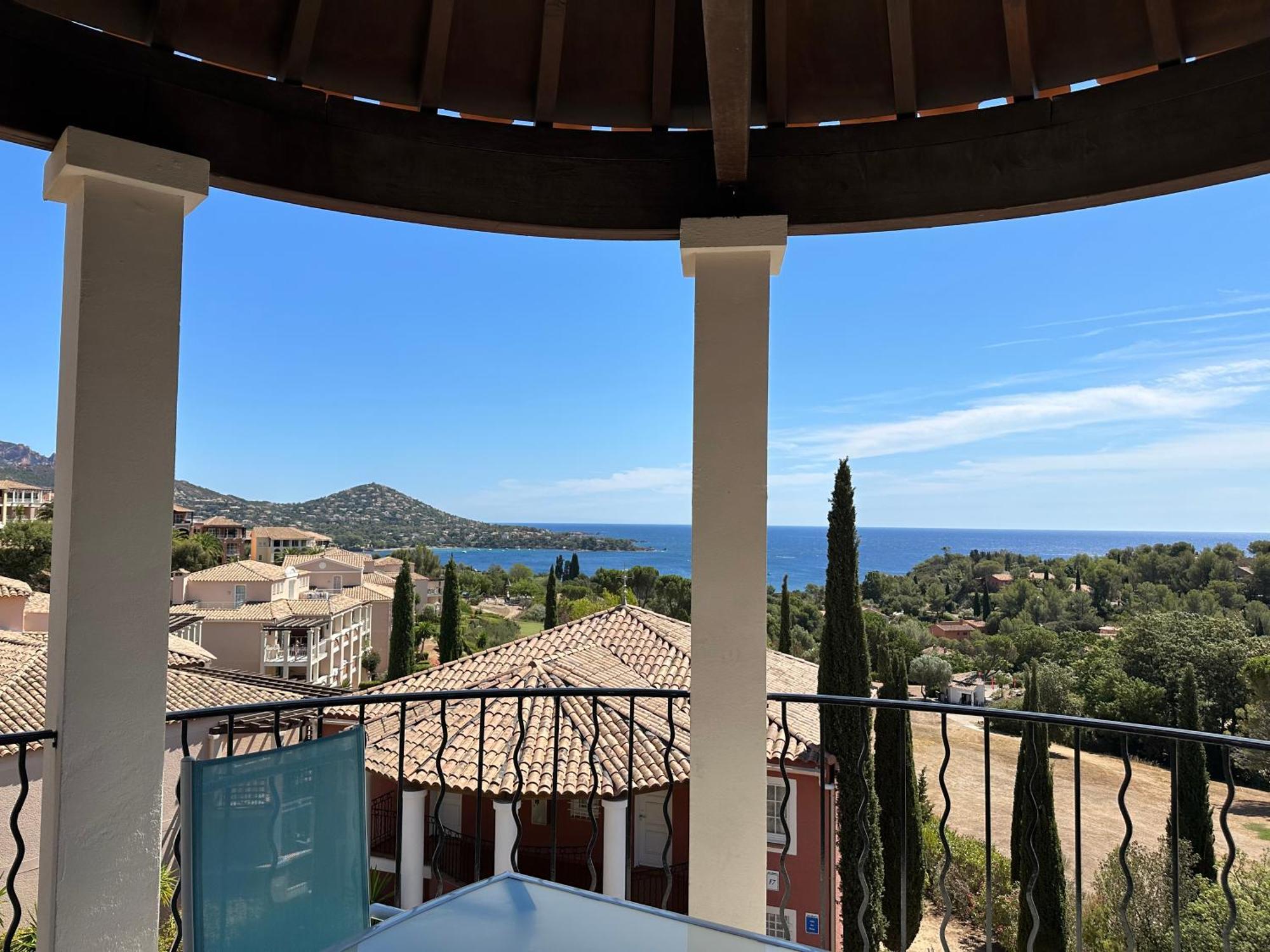 Cap Esterel Vue Mer Et Climatise Сен-Рафаэль Экстерьер фото