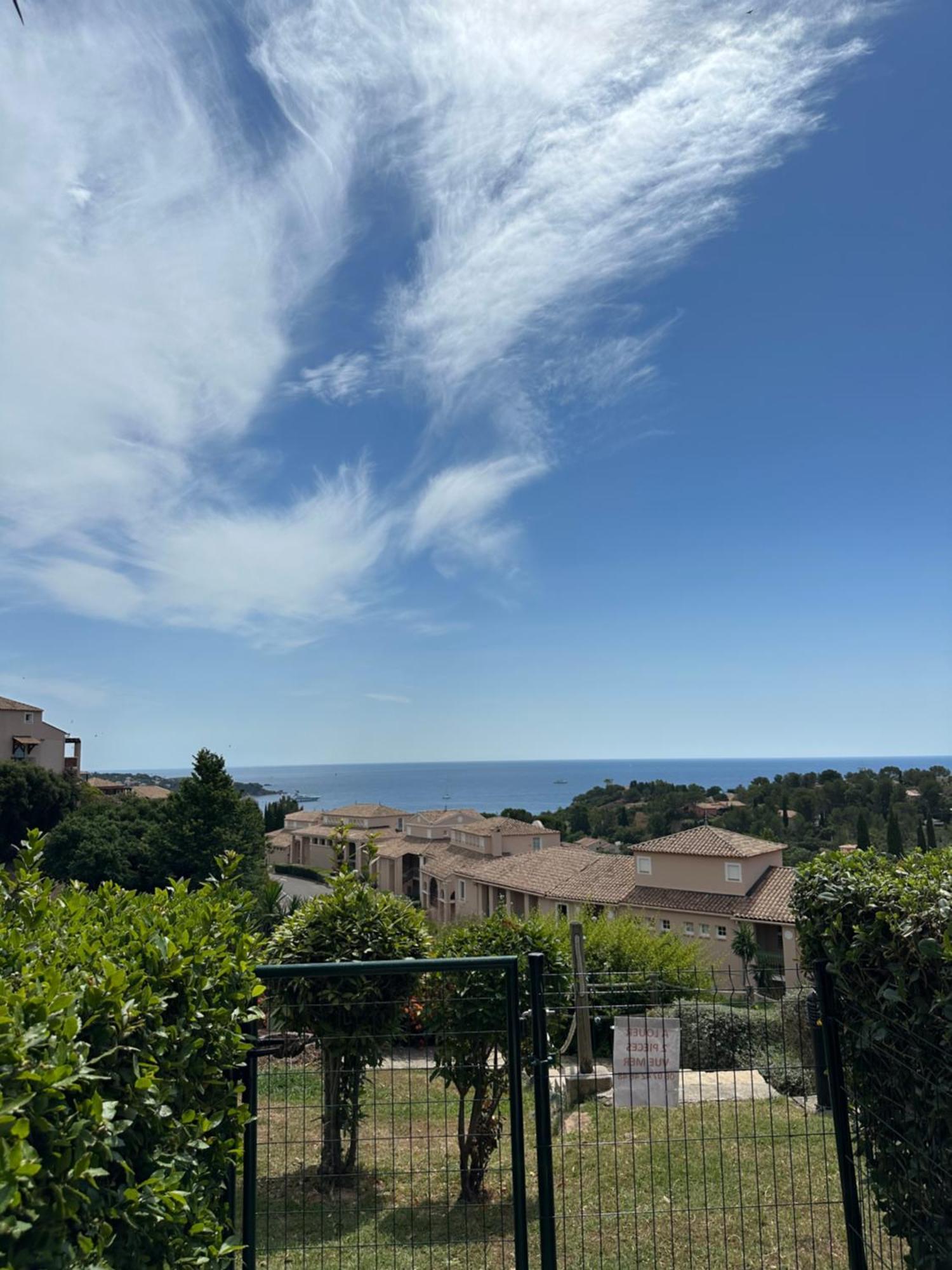 Cap Esterel Vue Mer Et Climatise Сен-Рафаэль Экстерьер фото