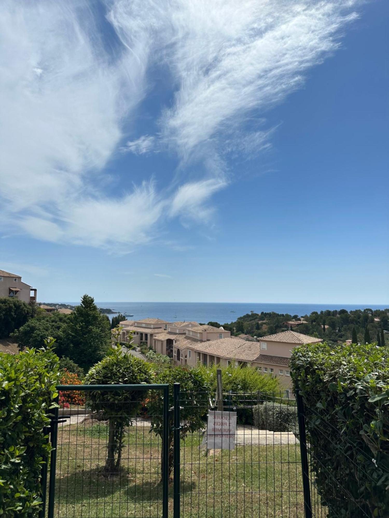 Cap Esterel Vue Mer Et Climatise Сен-Рафаэль Экстерьер фото